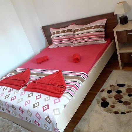 Corso - City Center Bukares Bagian luar foto
