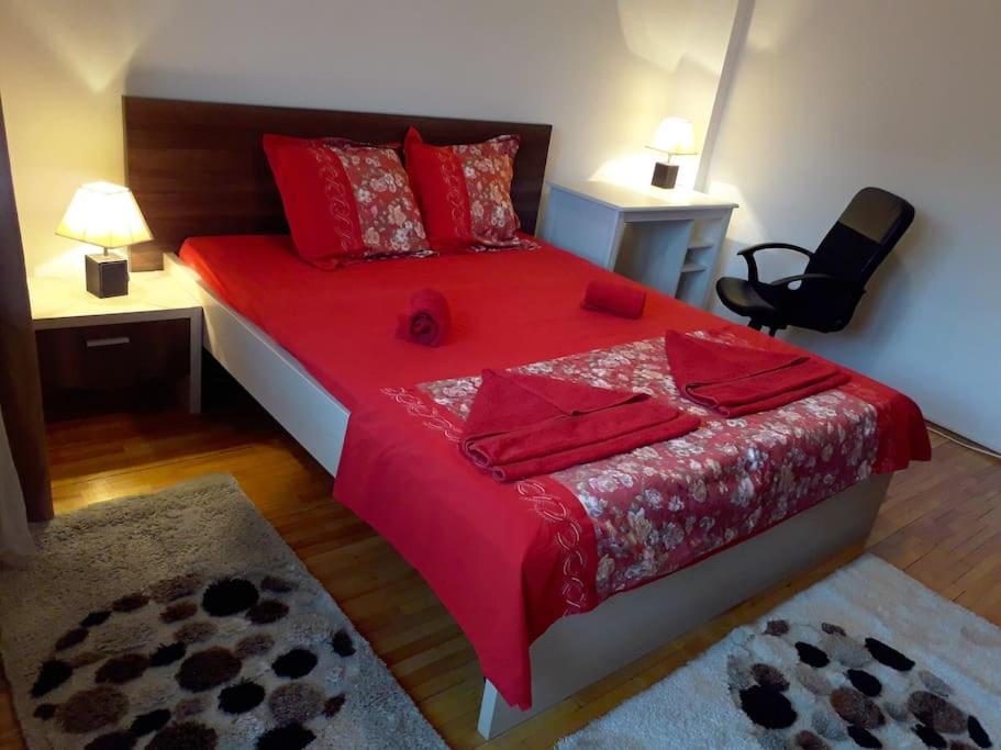 Corso - City Center Bukares Bagian luar foto