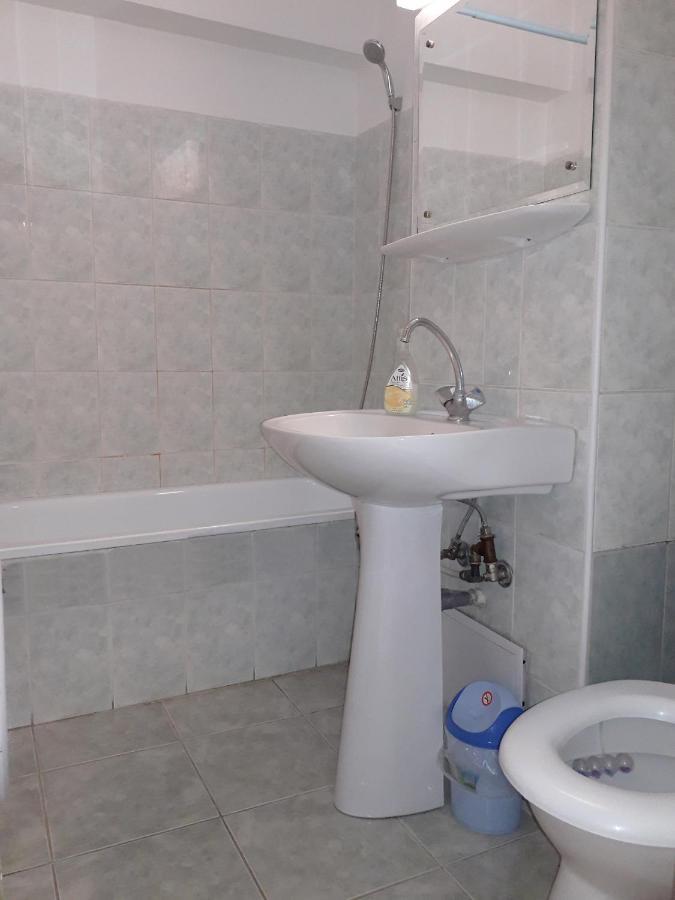 Corso - City Center Bukares Bagian luar foto
