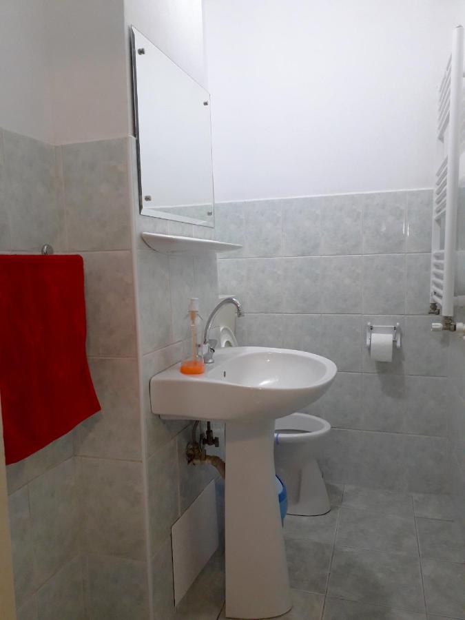 Corso - City Center Bukares Bagian luar foto